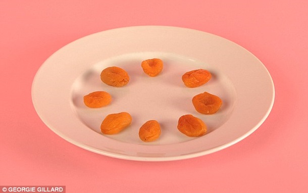 8 žāvētas aprikozes