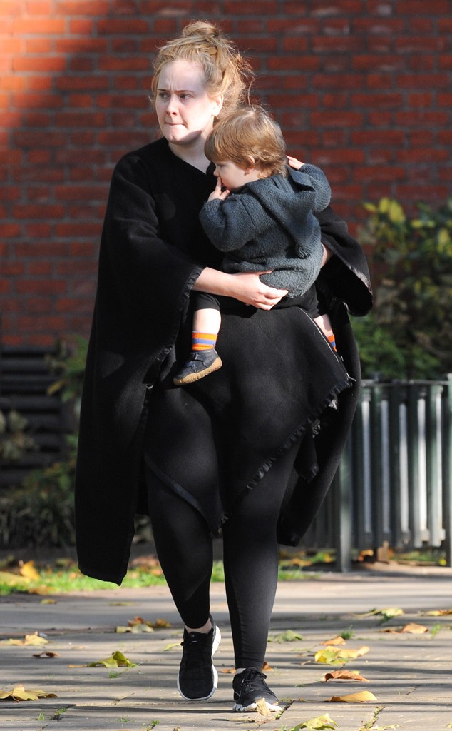 EXCLUSIVE: Adele is spotted going into the Chelsea Farmers' Market