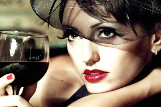 sieviete un alkohols