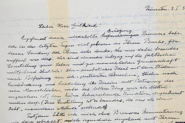 Einšteina "Vēstuli Dievam" kāds kolekcionārs izsolē iegādājās par $3.000.000