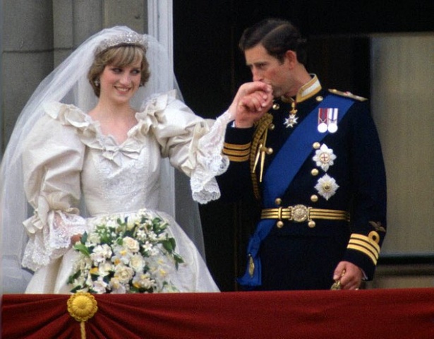 Princeses Diānas un prinča Čārlza kāzu fotogrāfijas tika pārdotas par $12.000