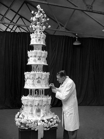 Gabaliņš no Elizabetes II kāzu tortes (1947.g.) - $925