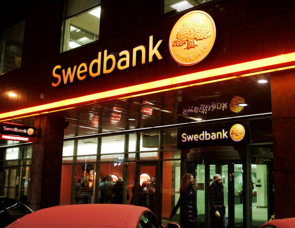 swedbank atņem bērnam