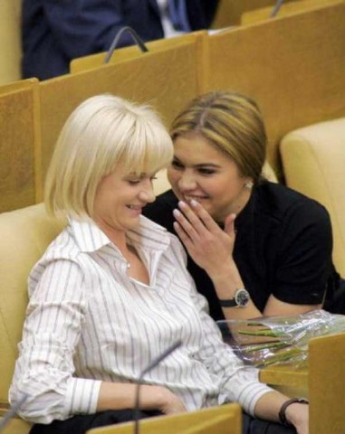 krievijas-parlamenta-jautriba-sit-augstu-vilni-37