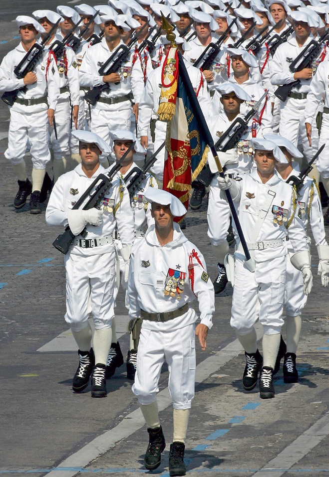 ermigakas-militarpersonu-uniformas-pasaules-valstu-armijas-04