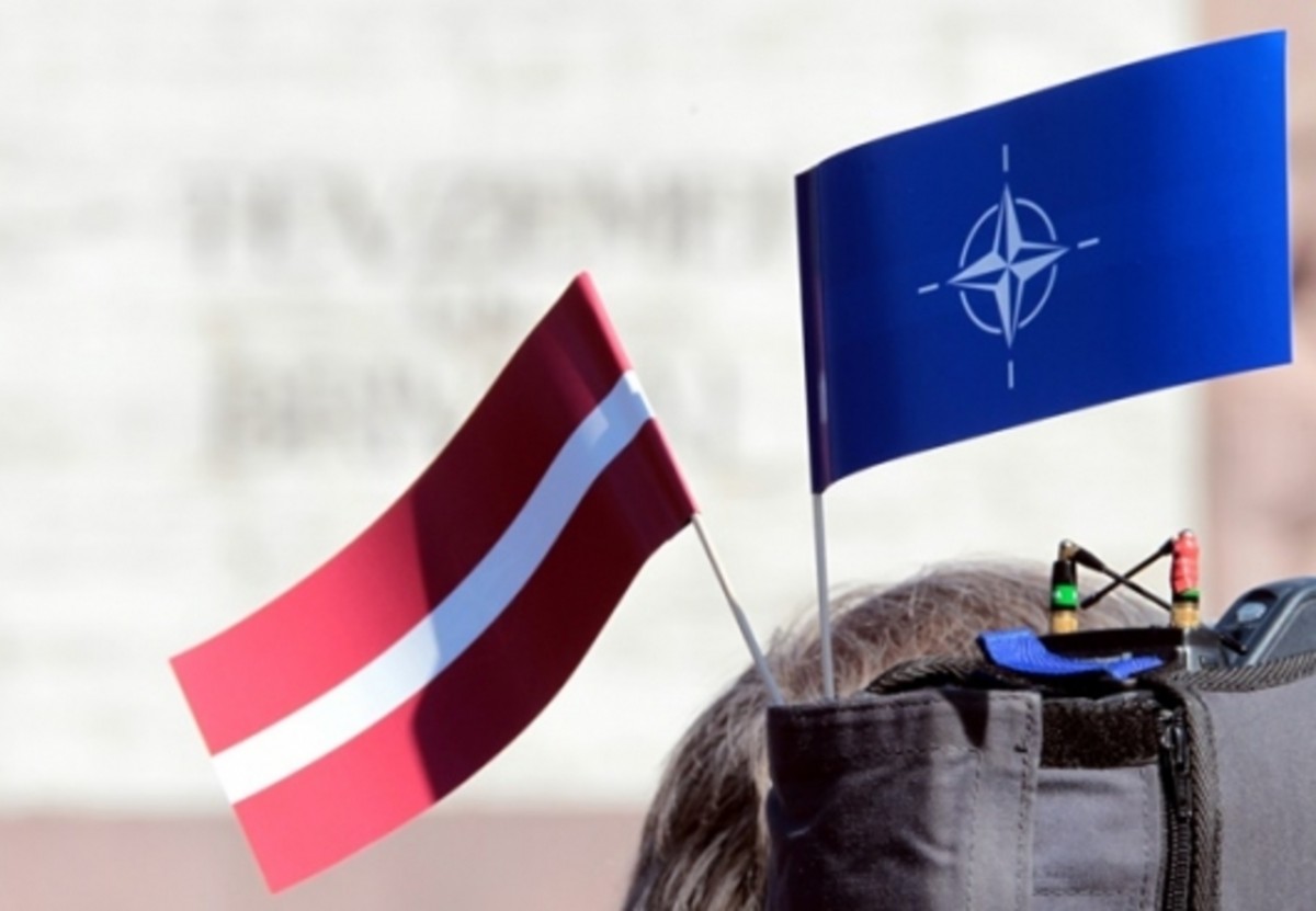 Нато латвия эстония. Эстония НАТО. Латвия НАТО. Страны Прибалтики в НАТО. Эстония и Латвия вступление в НАТО.