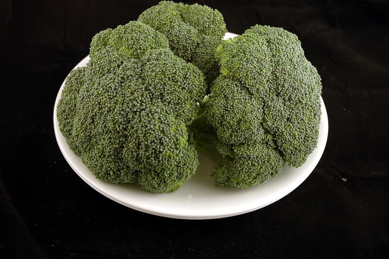 Brokoļi - 588 grami = 200 kalorijas