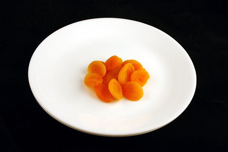 Žāvētas aprikozes - 83 grami = 200 kalorijas