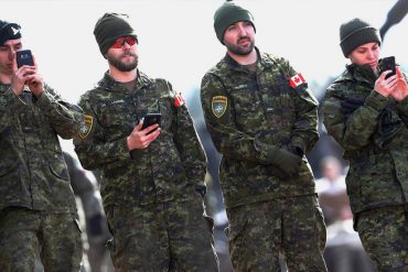 NATO karavīri