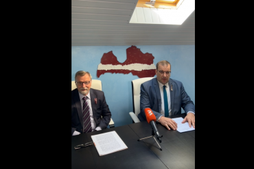 Dinēvičs, Možvillo, Apvienība Latvijai