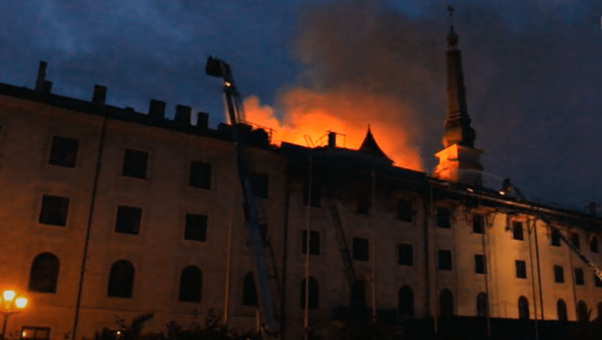 Rīgas pils jumta ugunsgrēks
