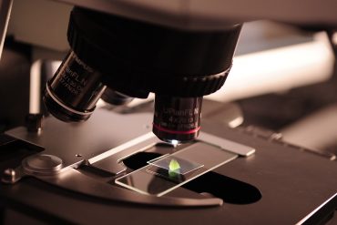 zinātne, laboratorija- mikroskops
