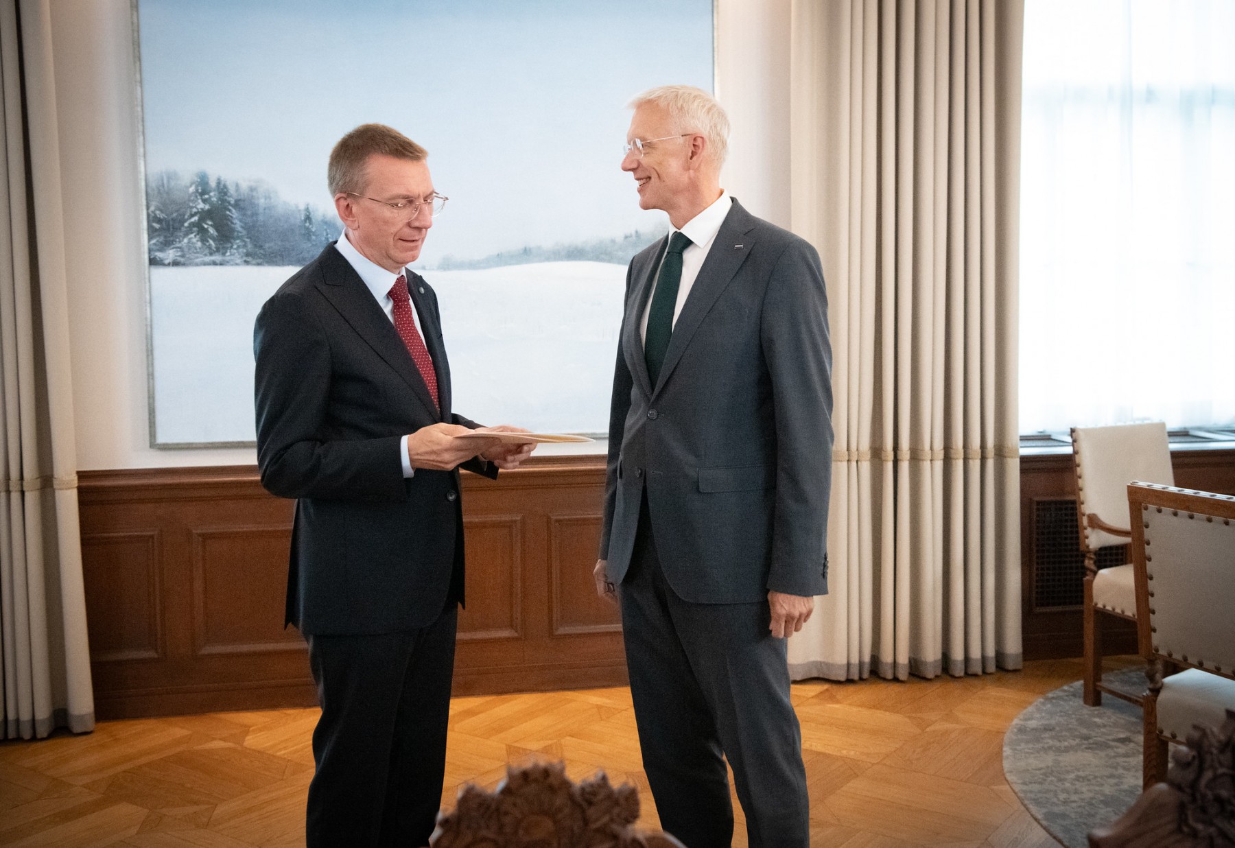 Kariņš Valsts prezidentam iesniedz demisijas rakstu; Rinkēvičs paziņo ...